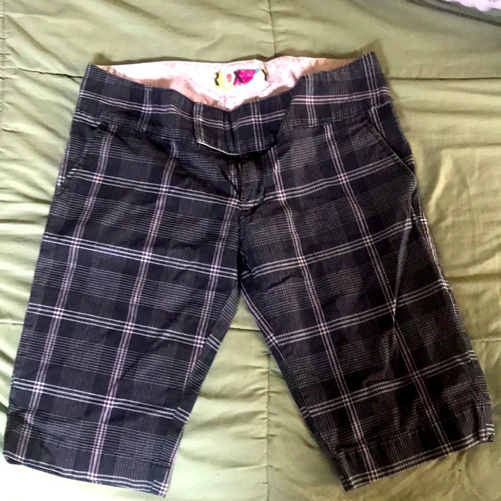 Roxy skate shorts size 7